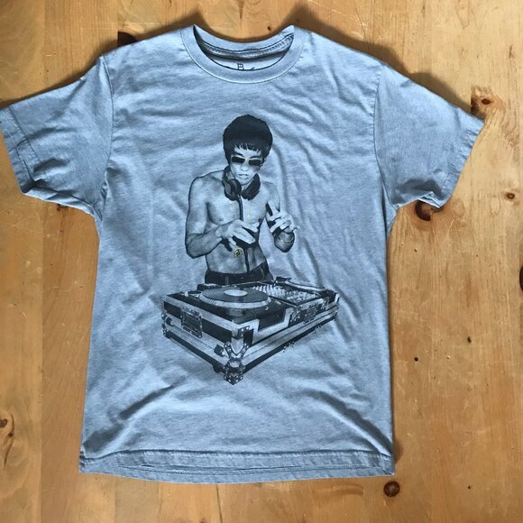 Bruce Lee DJ Graphic Tee – Men’s Size Small - Picture 1 of 2